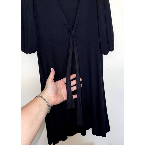 BooHoo Black‎ Plus Size Flowy Dress Size 16 - Picture 3 of 6